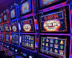 Tangkapan layar antarmuka Diamond Empire di platform ayo wd menampilkan gulungan slot dan panel kontrol